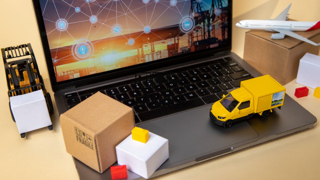 Benefícios de terceirizar a logística do seu e-commerce - Postal Serviços