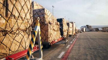 Entregas urgentes? Conheça o transporte aéreo da Postal Serviços - Postal Serviços
